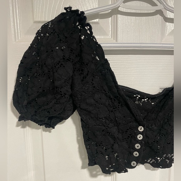 Urban Outfitters - Lace Crop Top - Picture 4 of 6